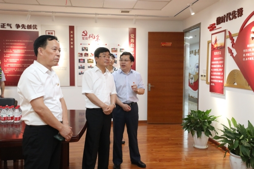 市科技信息和发展战略研究院党支部调研2.JPG